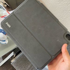 iPad Air  11’ Zagg case and keyboard